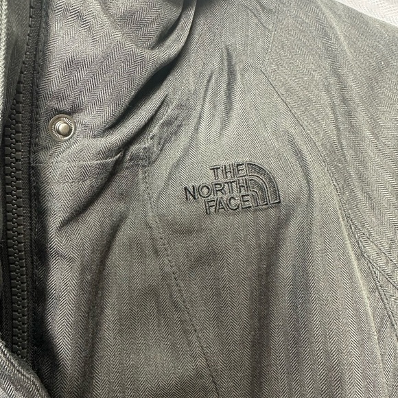 The North Face outer borrough Parka - Picture 9 of 13